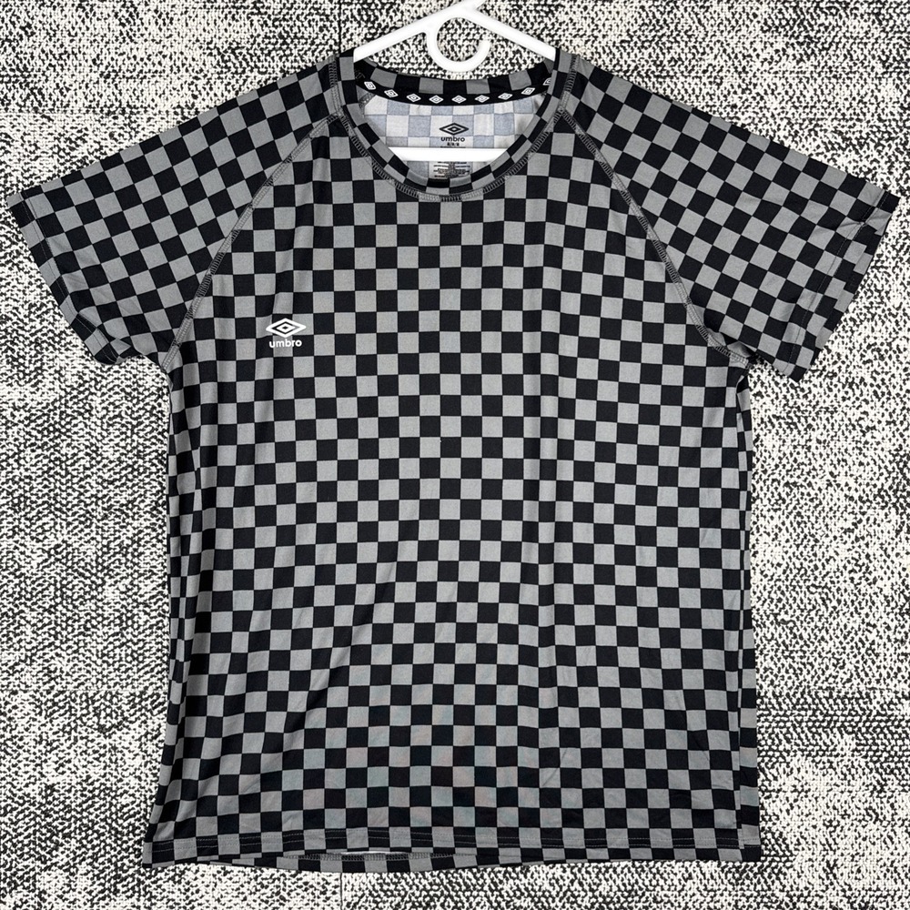 Umbro Short Sleeve T Shirt Mens Medium Black Gray Checkered Activewear